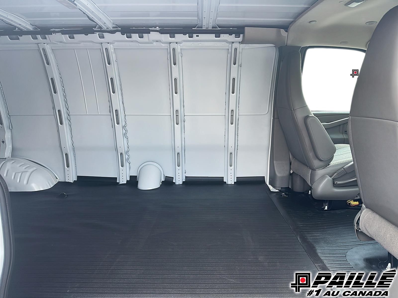 GMC Savana Cargo 2500  2025 à Berthierville, Québec