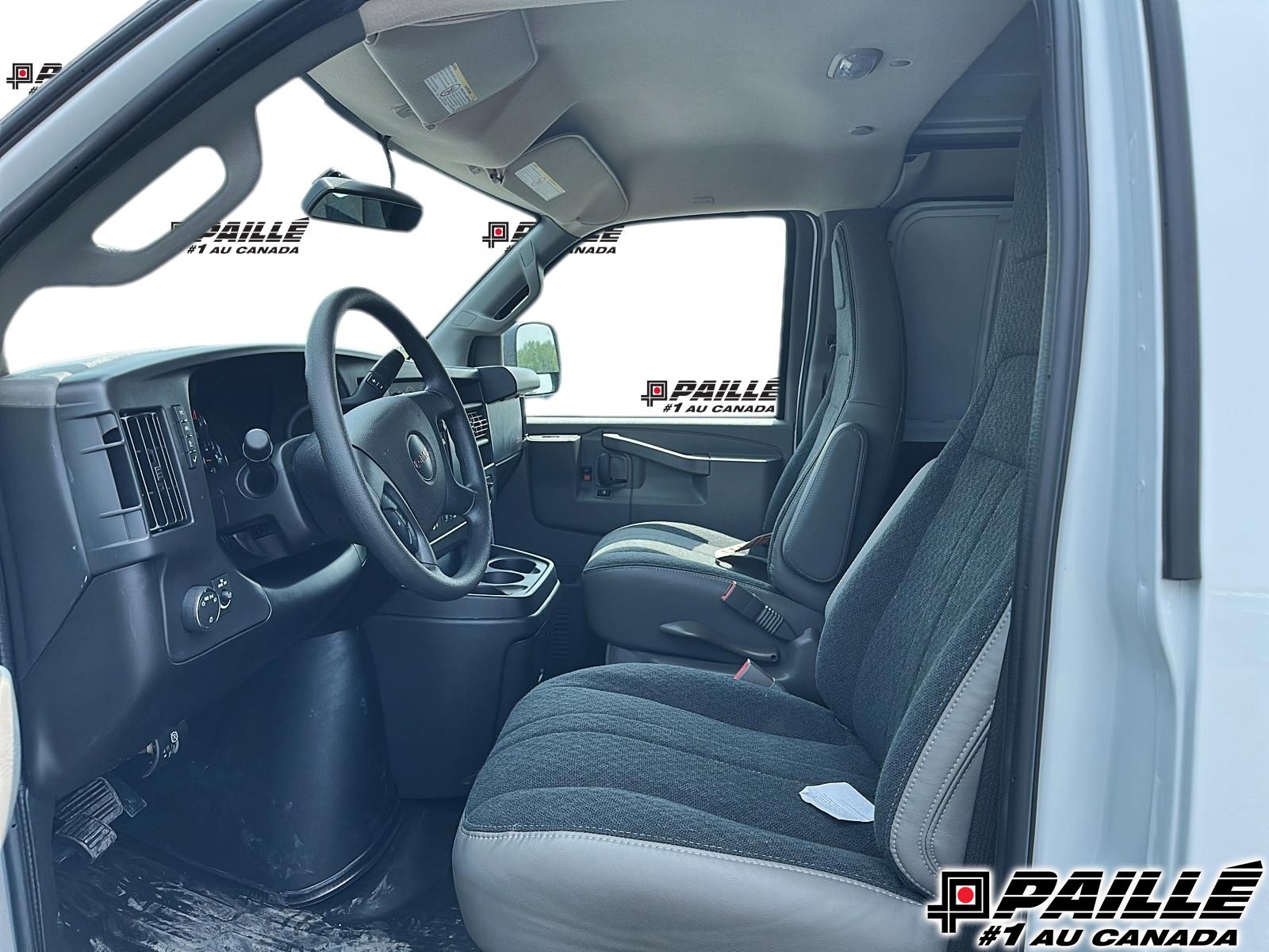 GMC Savana cargo 3500  2025 à Berthierville, Québec