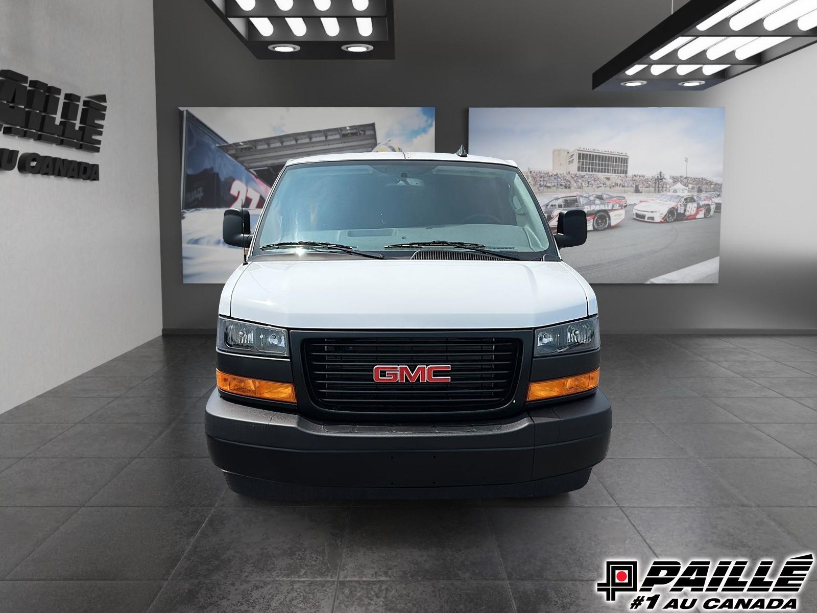GMC Savana cargo 3500  2025 à Berthierville, Québec
