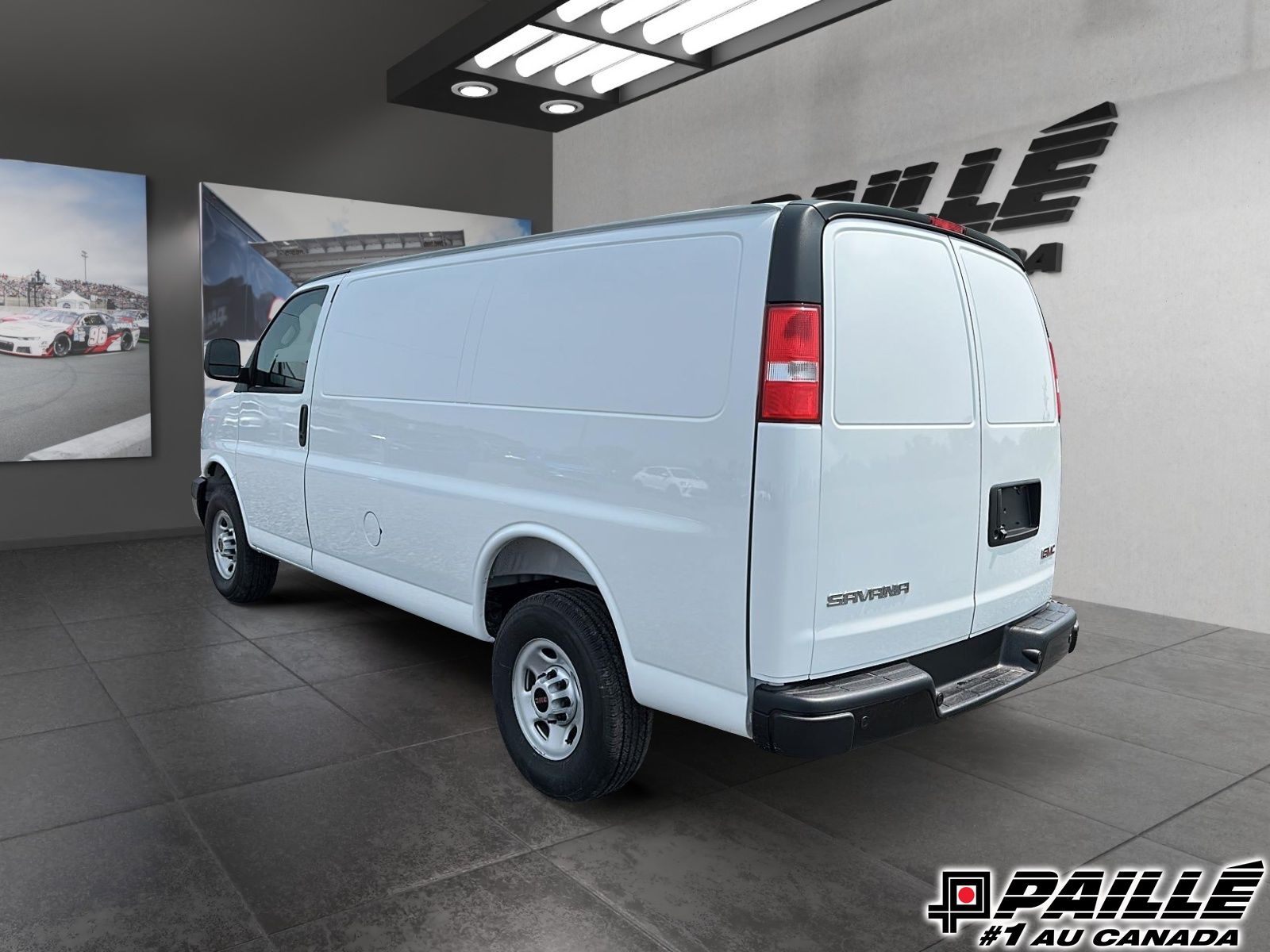 GMC Savana cargo 3500  2025 à Berthierville, Québec