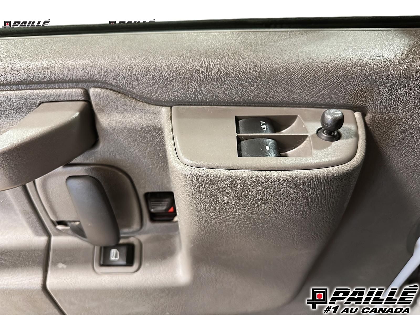 GMC Savana Cargo Van  2024 à Sorel-Tracy, Québec