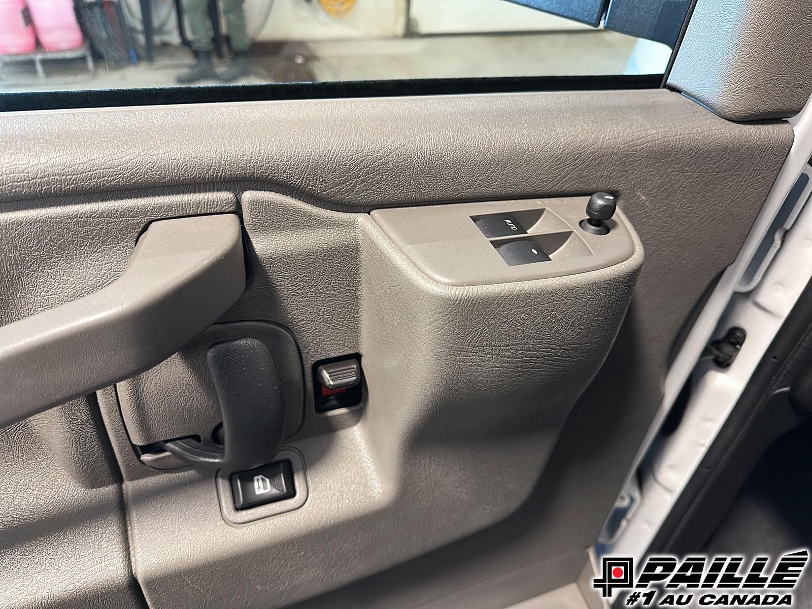 GMC Savana Cargo Van  2024 à Sorel-Tracy, Québec