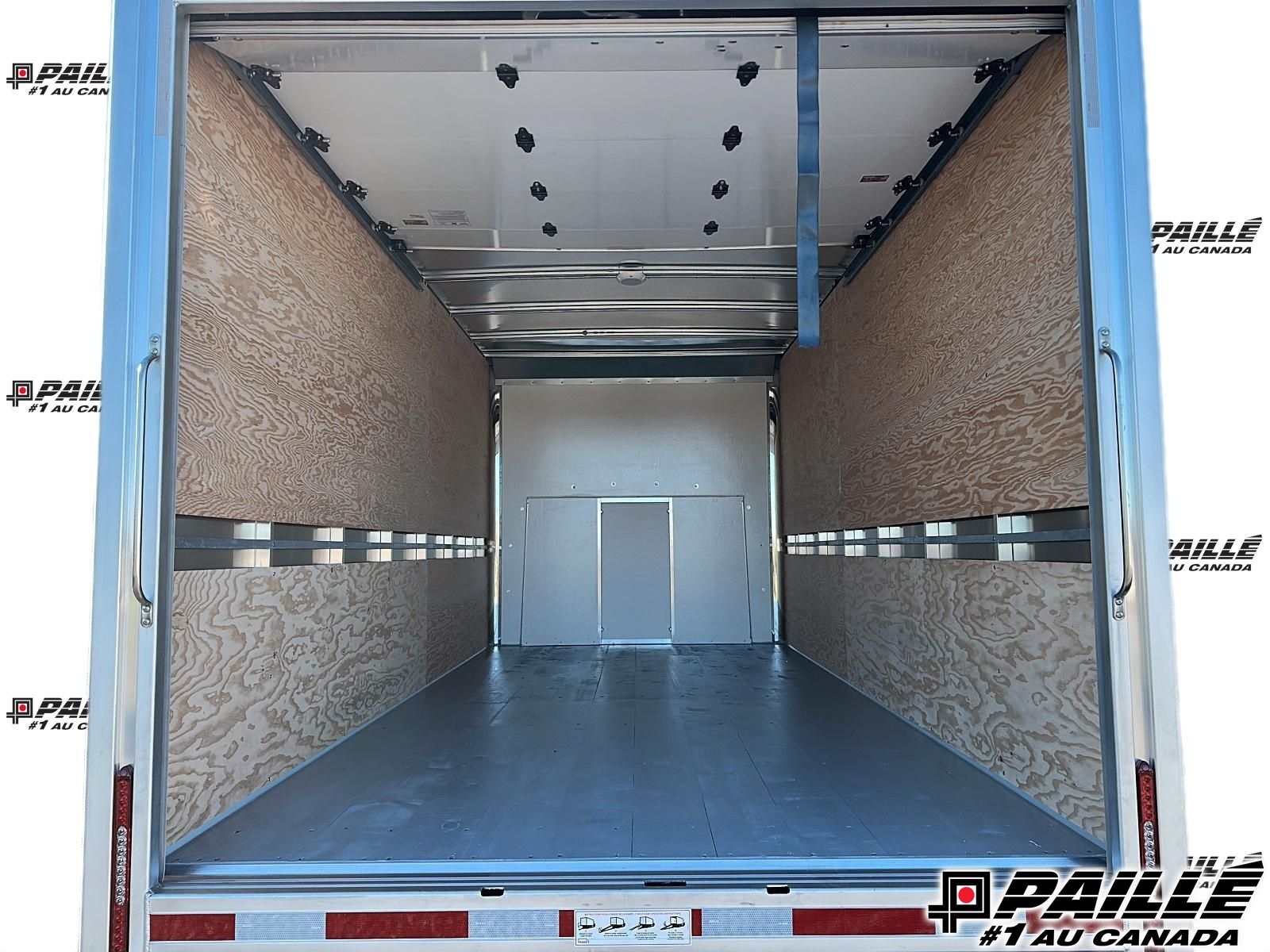 GMC Savana Cutaway 3500  2025 à Berthierville, Québec