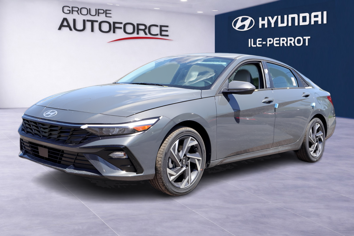 2026 Hyundai Elantra Hybrid Luxury Two-Tone Interior