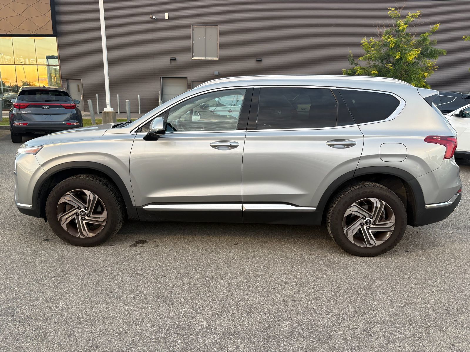 Photo 2021 Hyundai Santa Fe PREFERRED TREND PACK - PANORAMIC SUNROOF - LEATHER #8