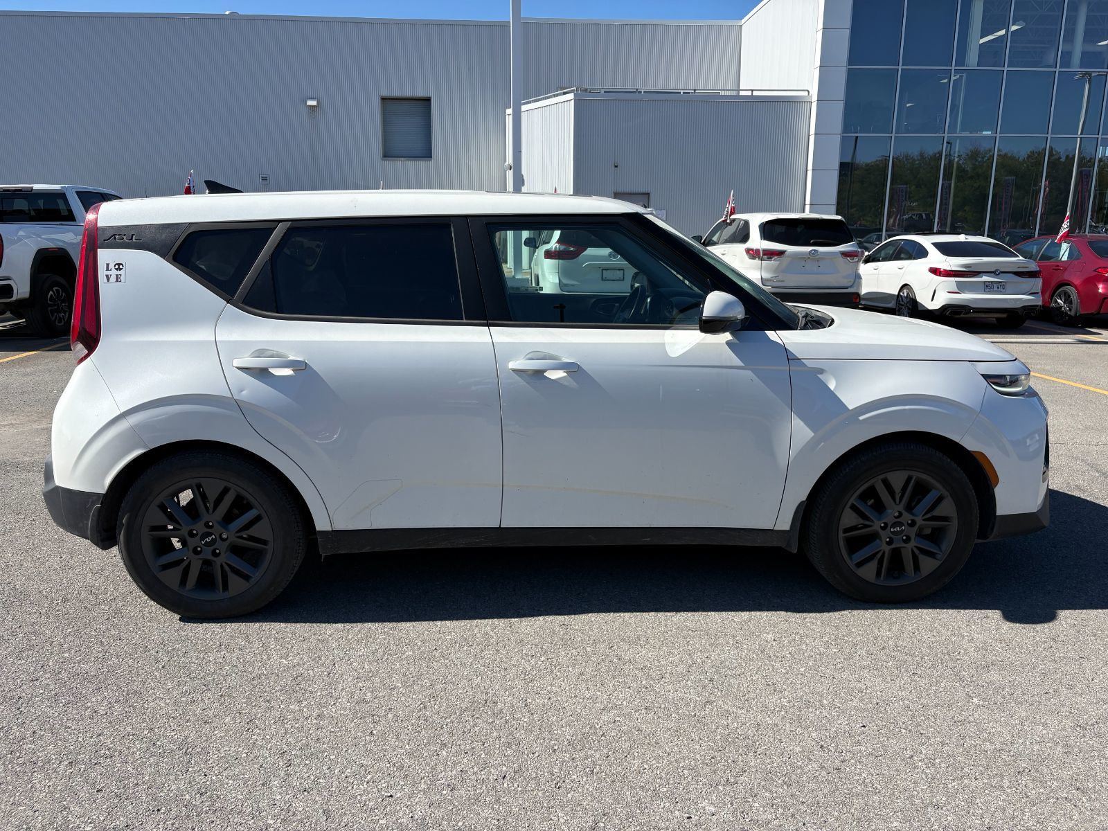 Photo Kia Soul EX+ - SUNROOF - HEATED SEATS & STEERING 2022 #4