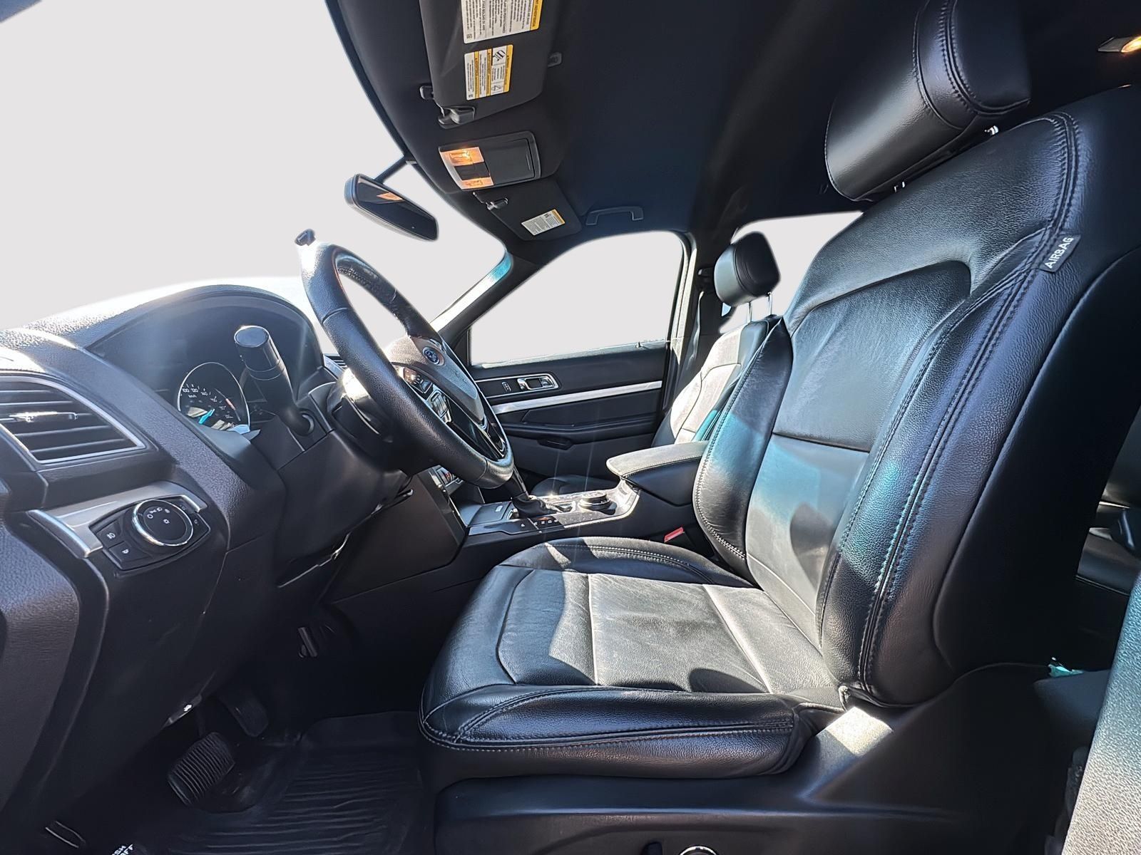 Photo 2017 Ford Explorer XLT LEATHER SEATS #6