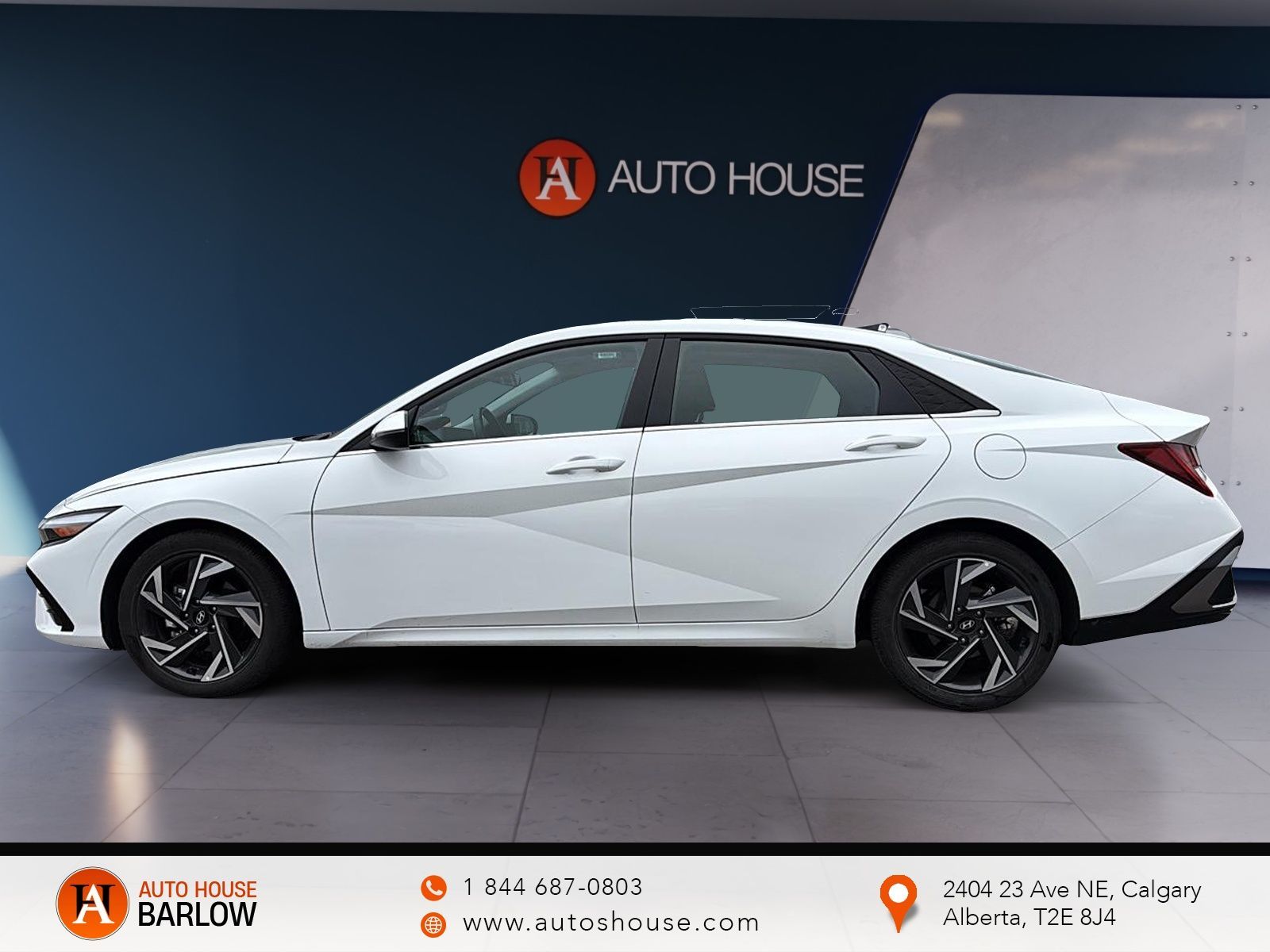 Photo 2025 Hyundai Elantra Luxury LEATHER SEATS #5