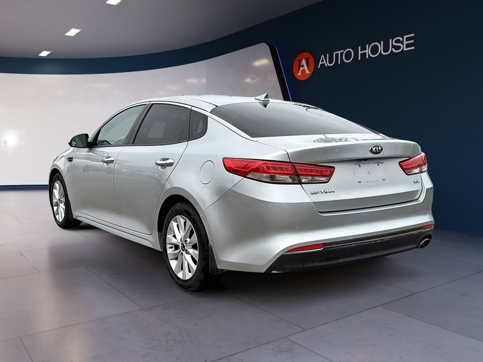 Photo 2018 Kia Optima LX #4