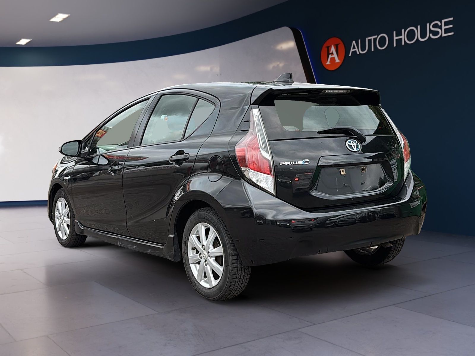 Photo 2017 Toyota Prius c TECHNOLOGY HYBRID #4