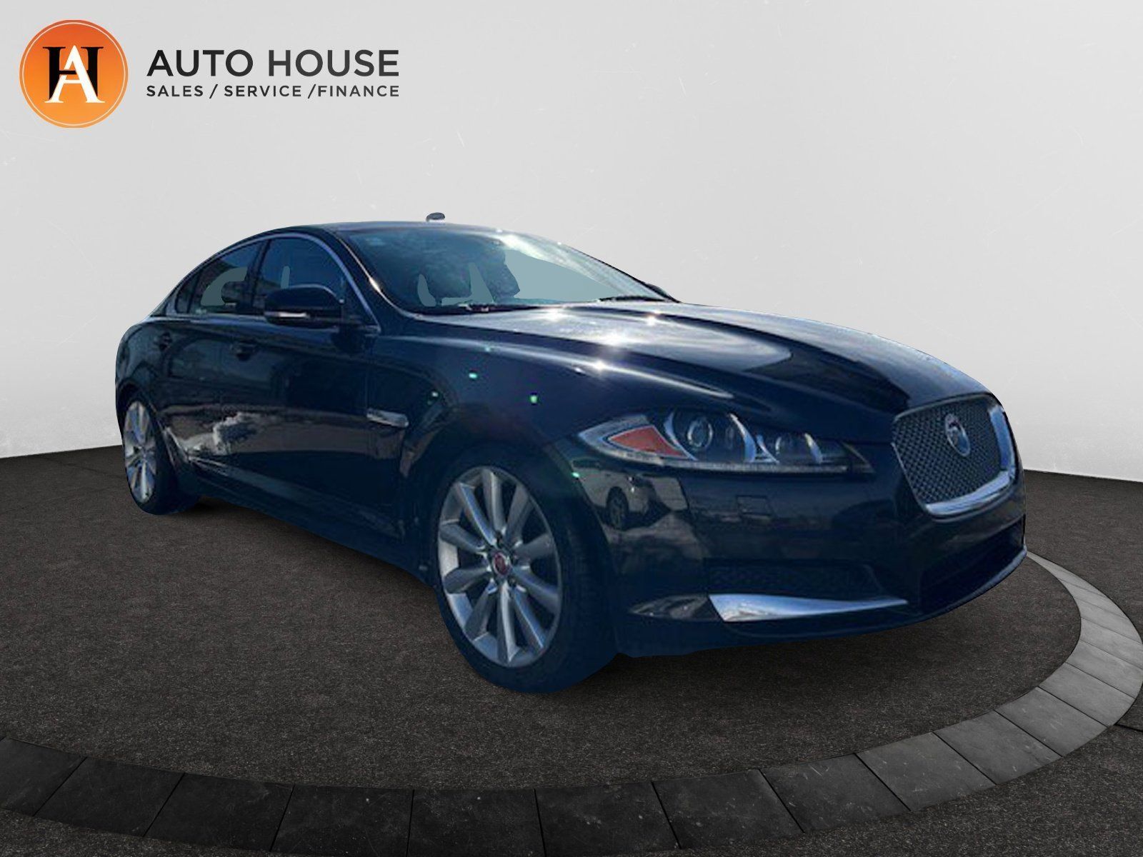 Photo 2014 Jaguar XF SPORT AWD | HEATED SEATS | SUNROOF #5