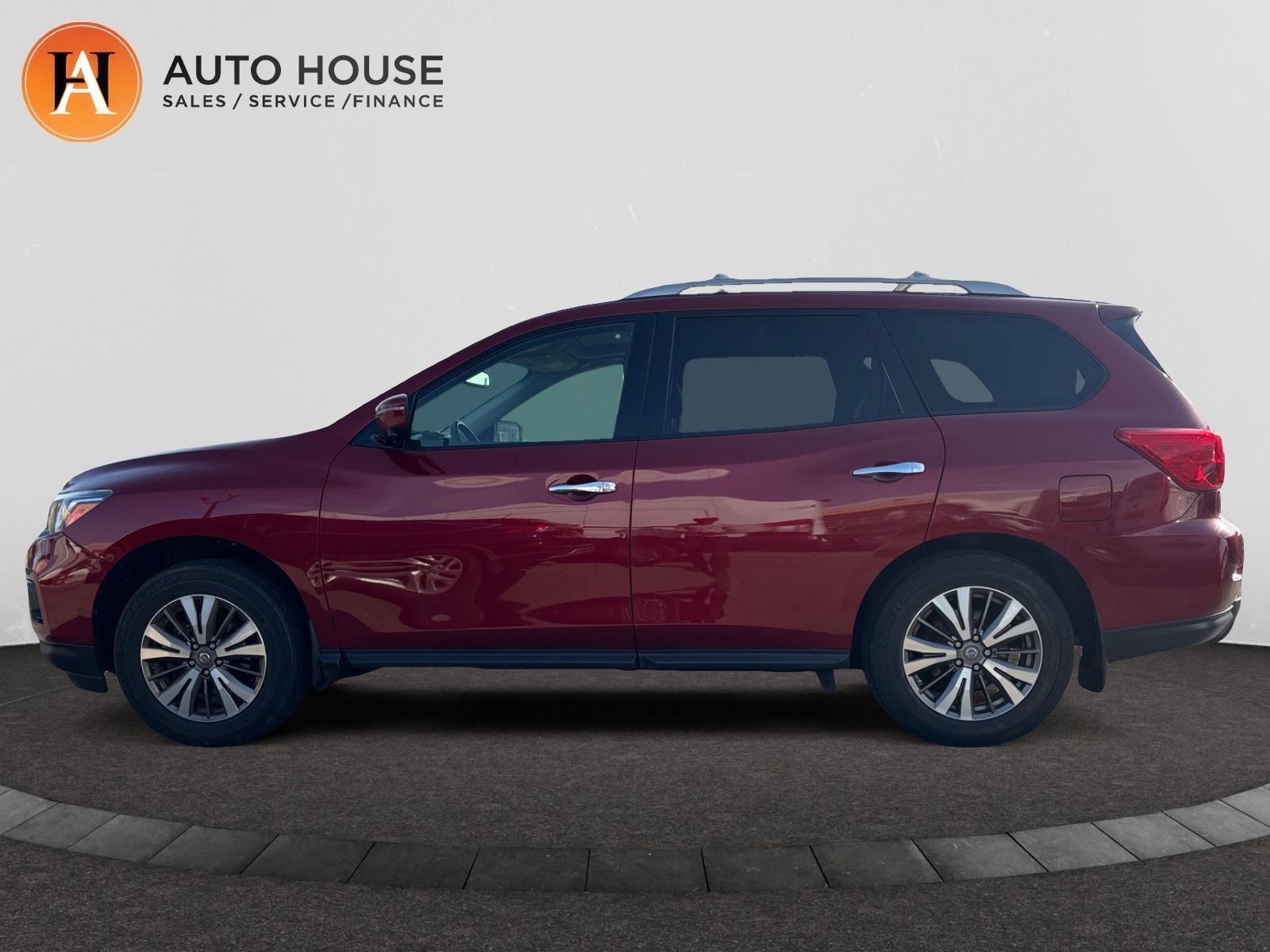 Photo 2019 Nissan Pathfinder SL LEATHER SEATS #2