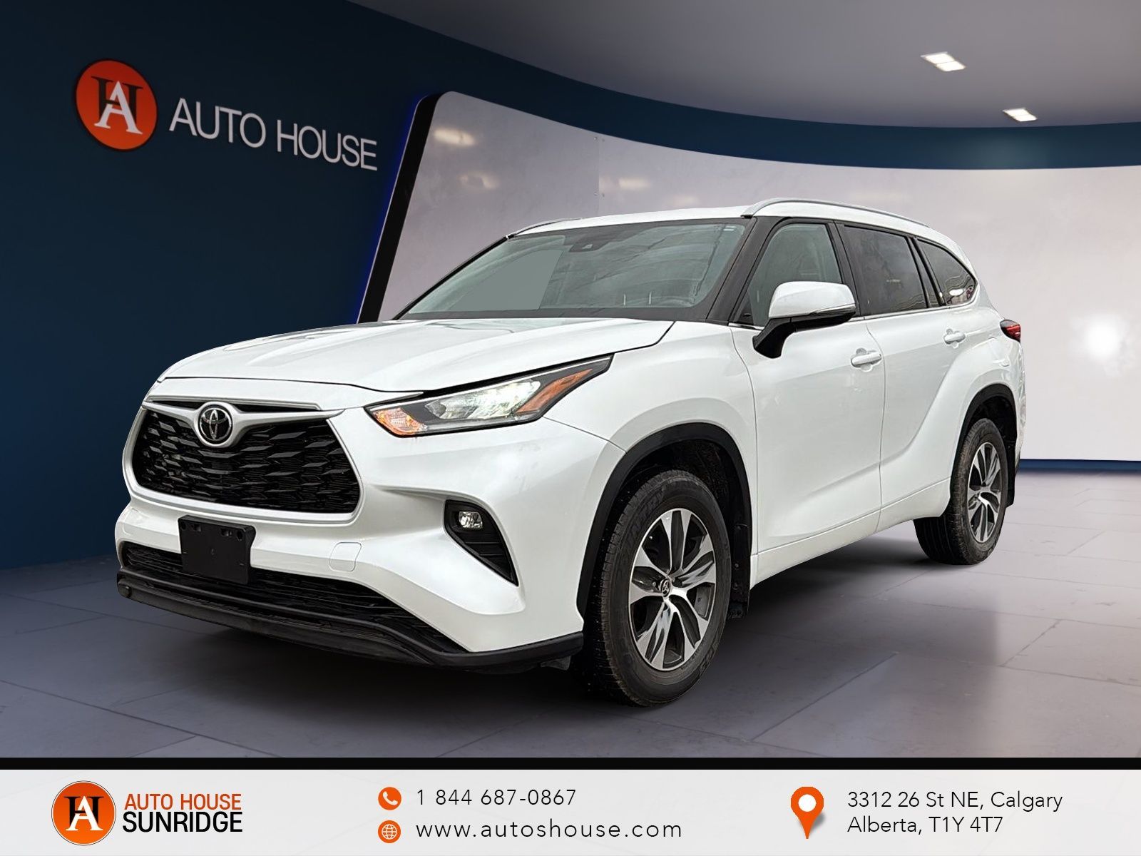 Photo 2022 Toyota Highlander XLE AWD #1