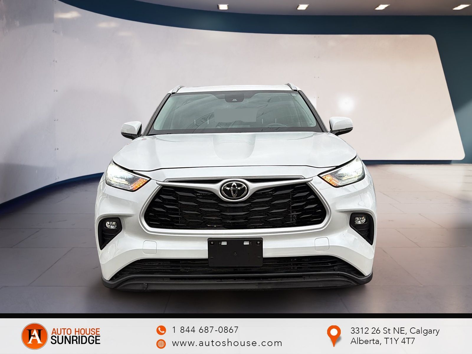 Photo 2022 Toyota Highlander XLE AWD #2