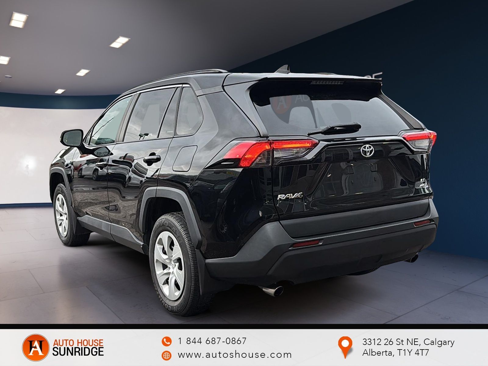 Photo 2021 Toyota RAV4 LE AWD #4