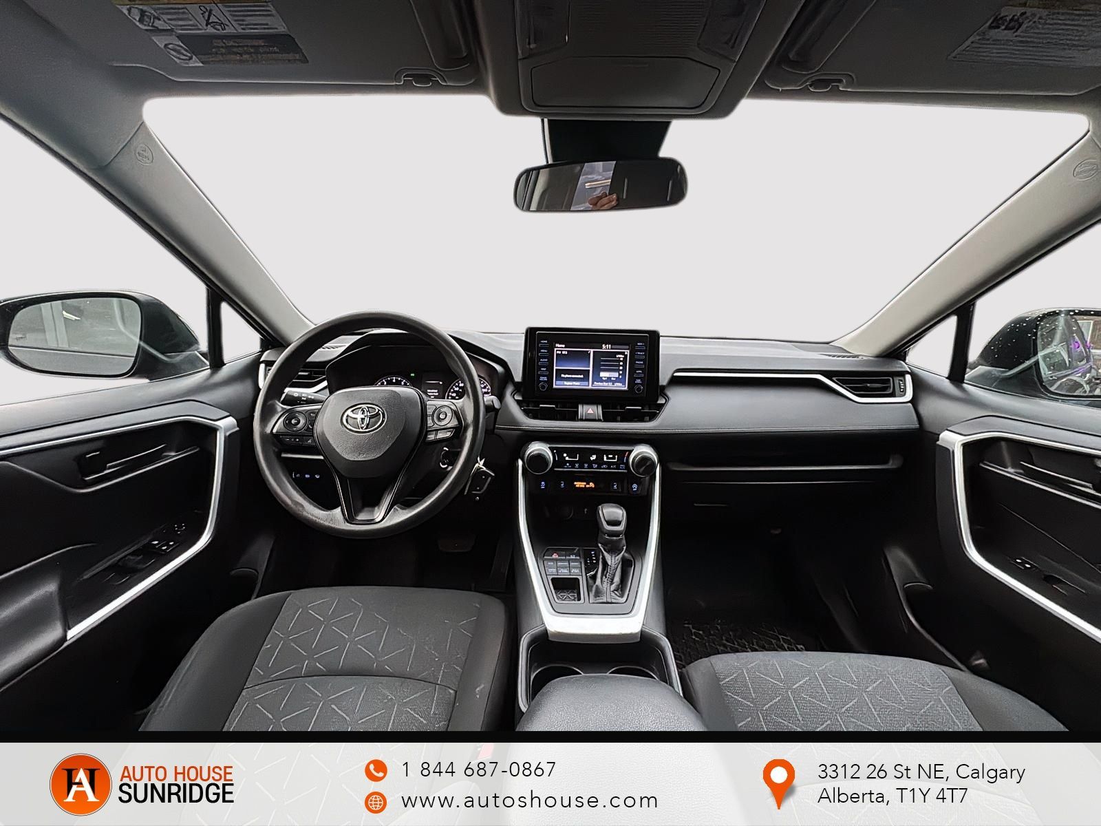 Photo 2021 Toyota RAV4 LE AWD #8