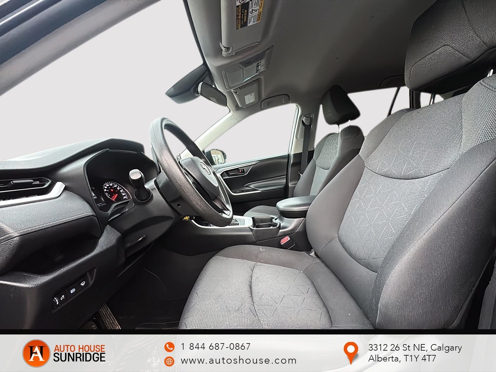 Photo 2021 Toyota RAV4 LE AWD #6