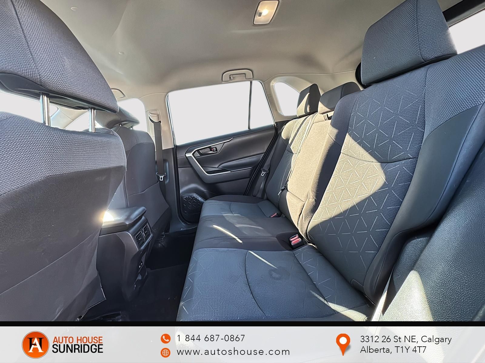 Photo 2024 Toyota RAV4 LE AWD #7