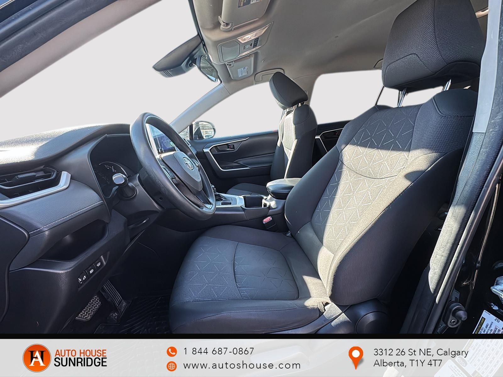 Photo 2024 Toyota RAV4 LE AWD #6