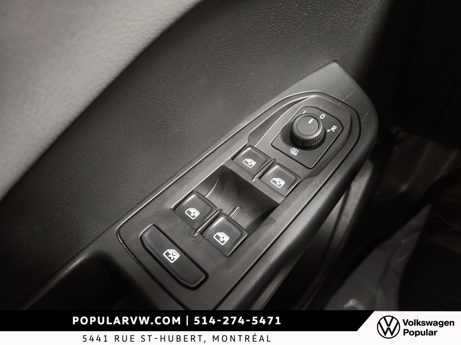 2022 Volkswagen Taos Comfortline 4Motion Low Kilometer!