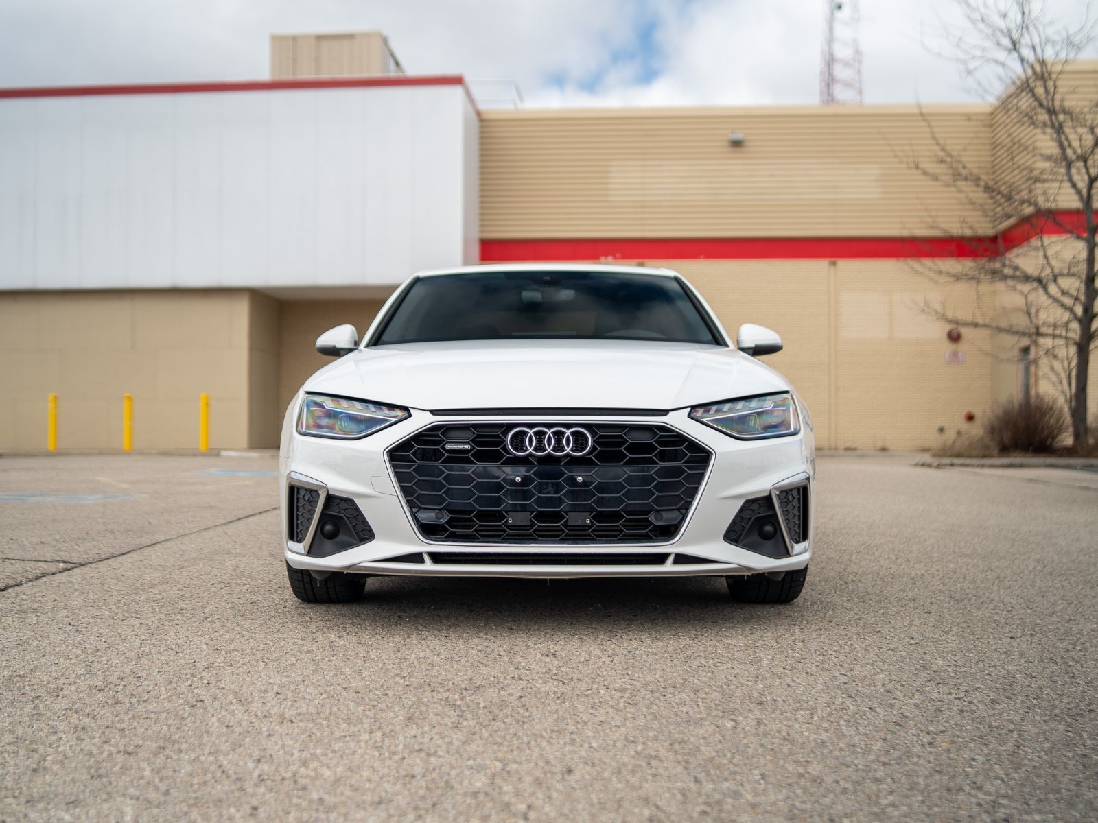 2023 Audi A4 Sedan Progressiv-1