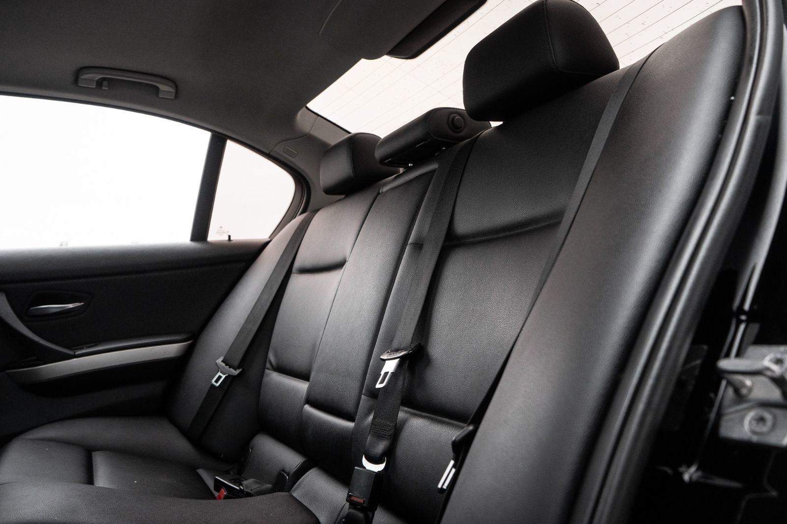 2011 BMW 3 Series 323i-29