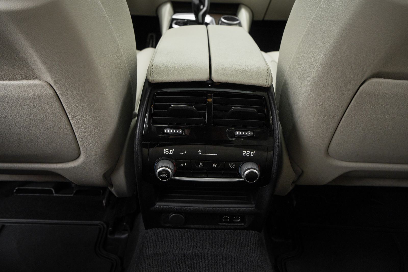 2020 BMW 5 Series 530i xDrive-36