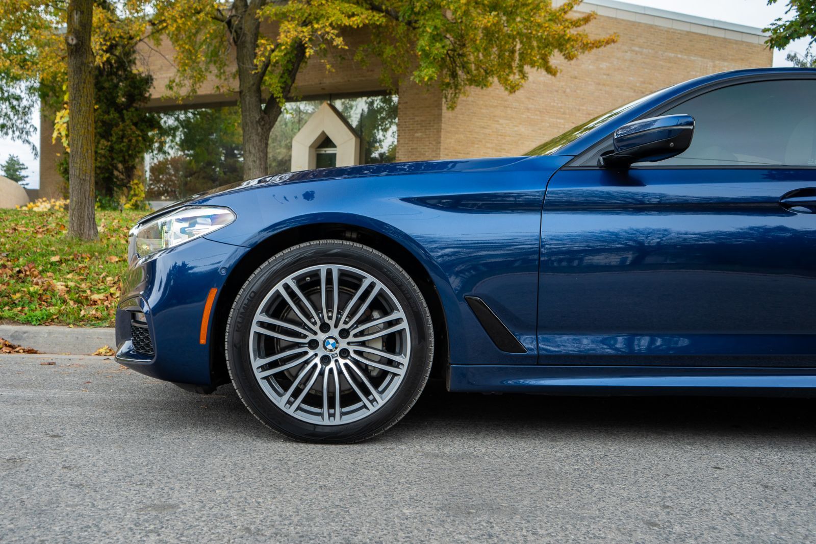 2020 BMW 5 Series 530i xDrive-5