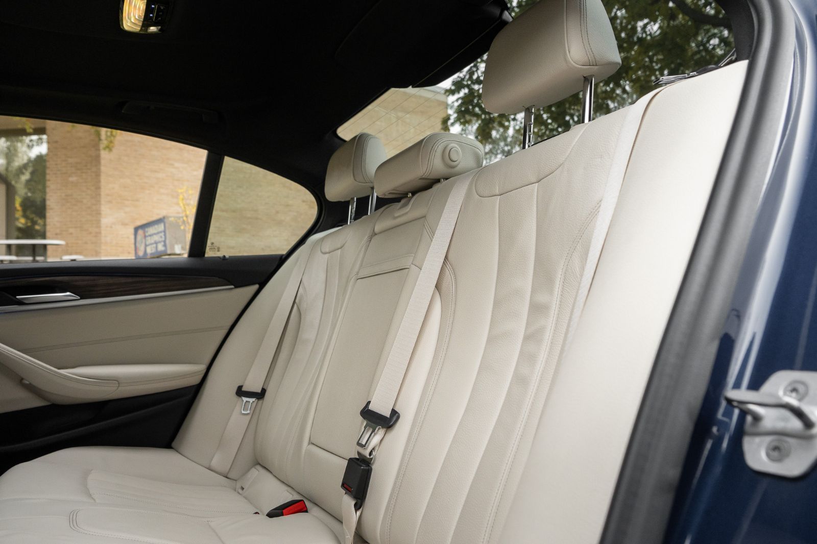 2020 BMW 5 Series 530i xDrive-34