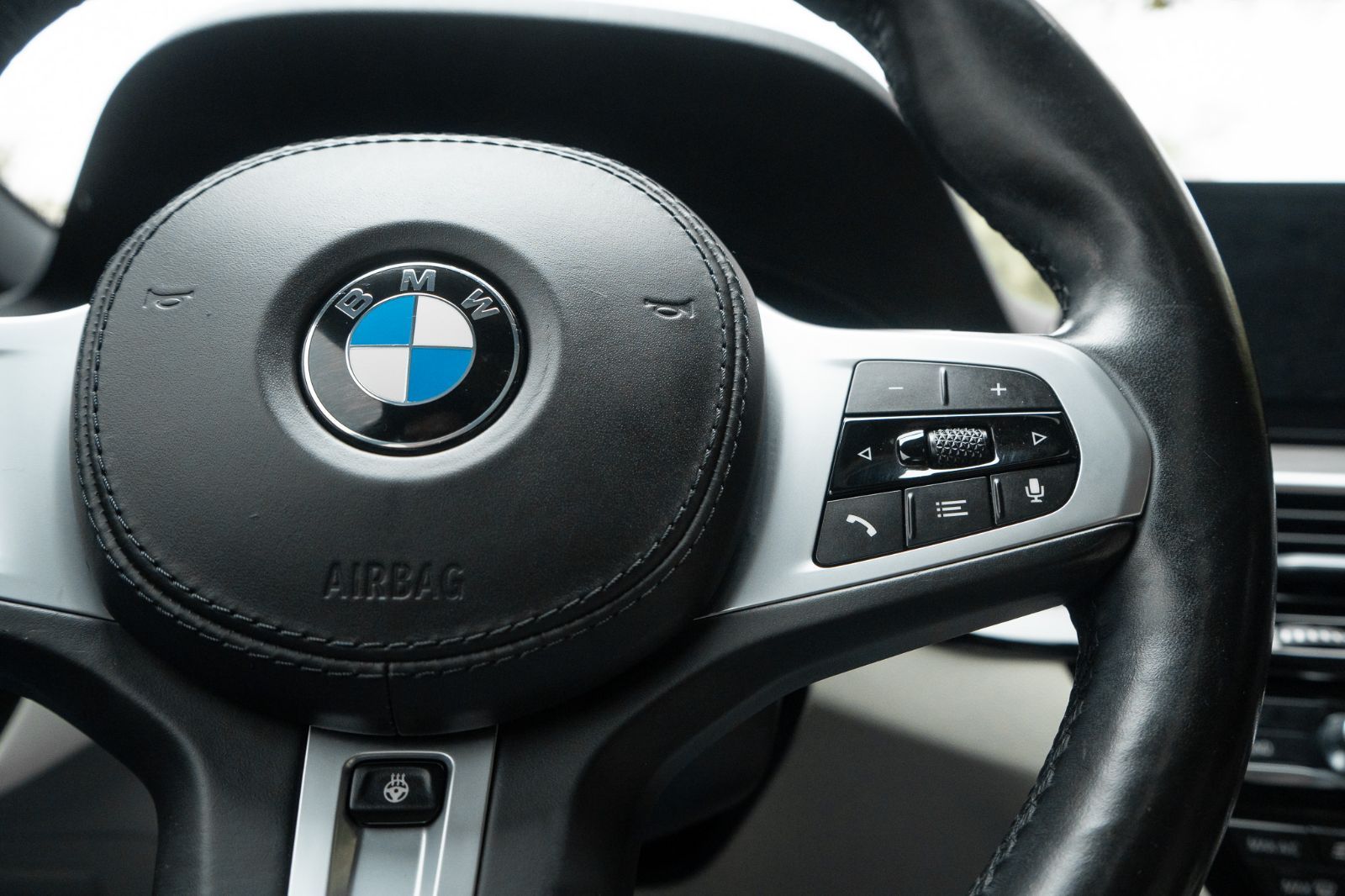 2020 BMW 5 Series 530i xDrive-12