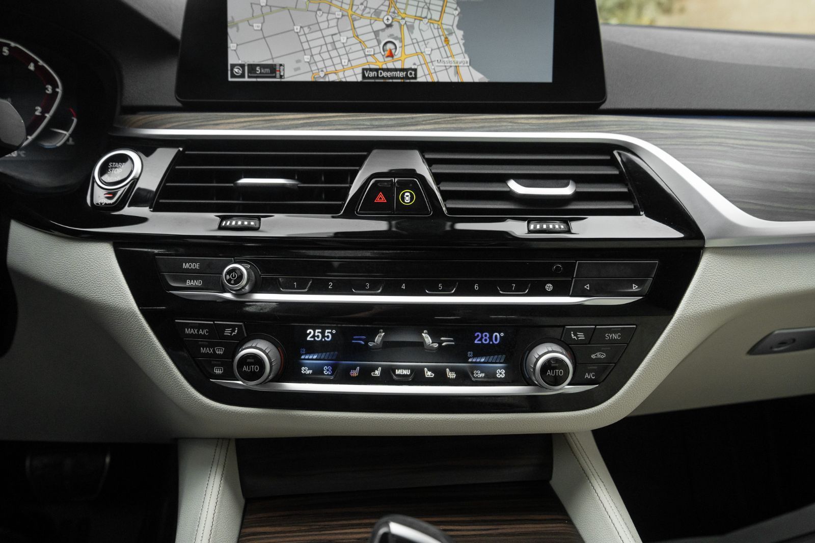 2020 BMW 5 Series 530i xDrive-16