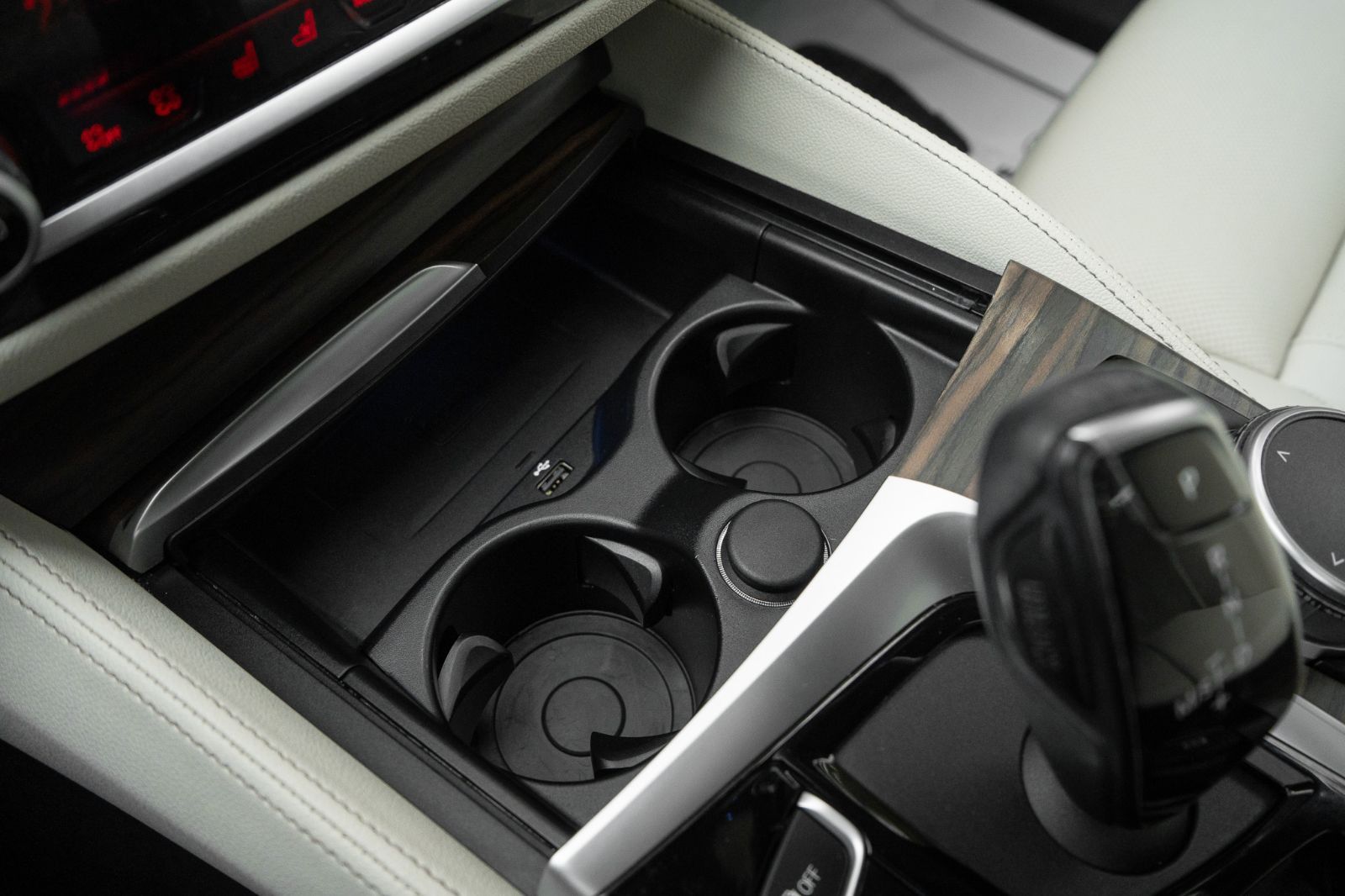 2020 BMW 5 Series 530i xDrive-18