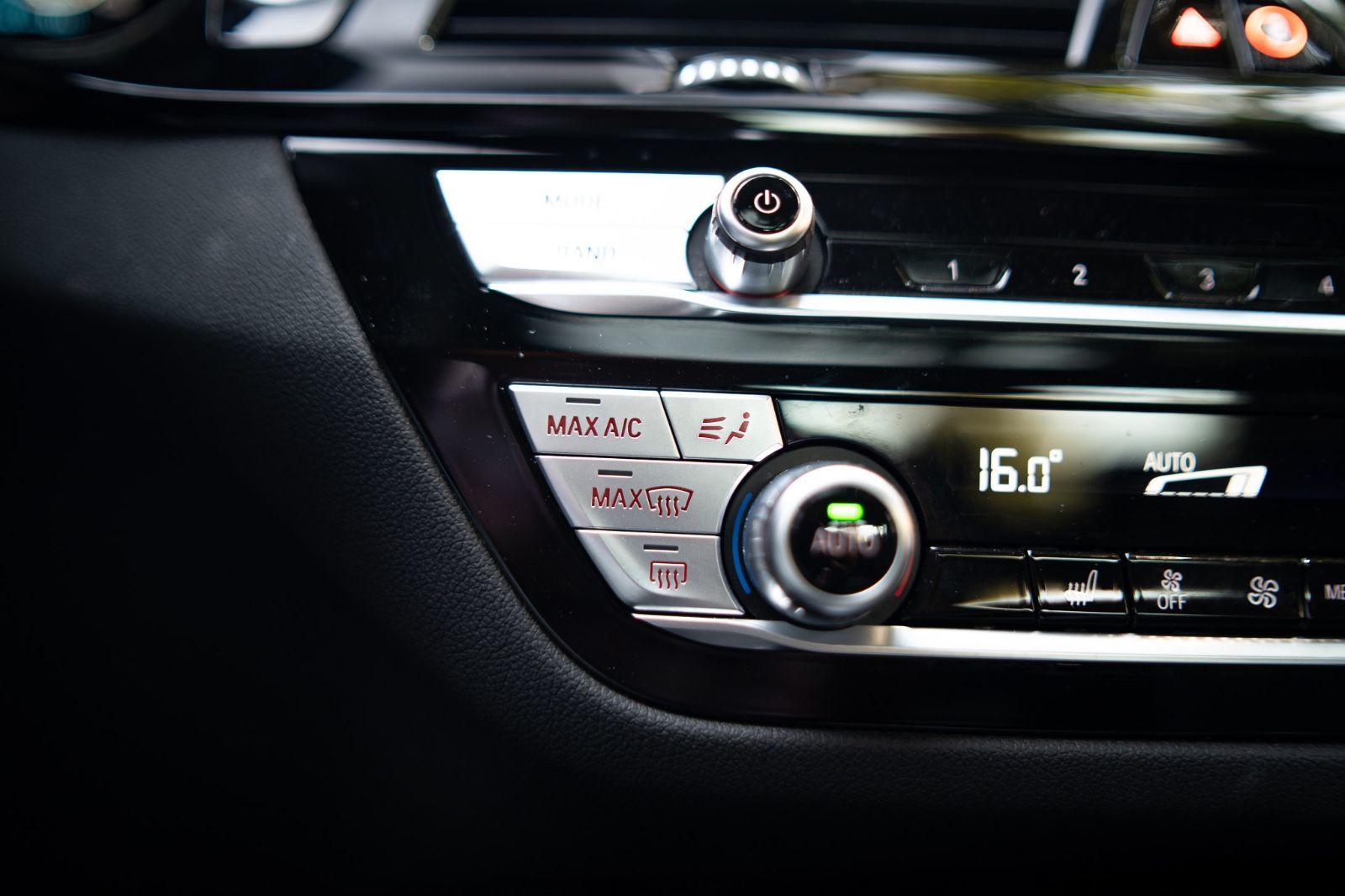 2023 BMW 5 Series 530e xDrive-24