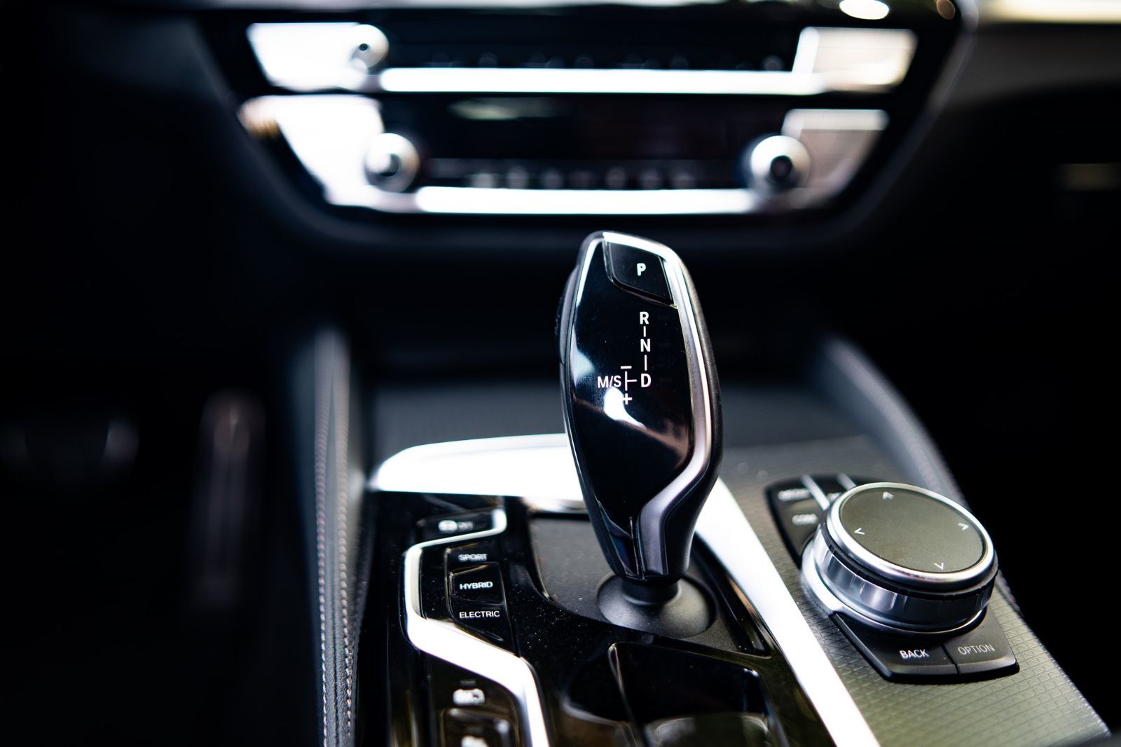 2023 BMW 5 Series 530e xDrive-28