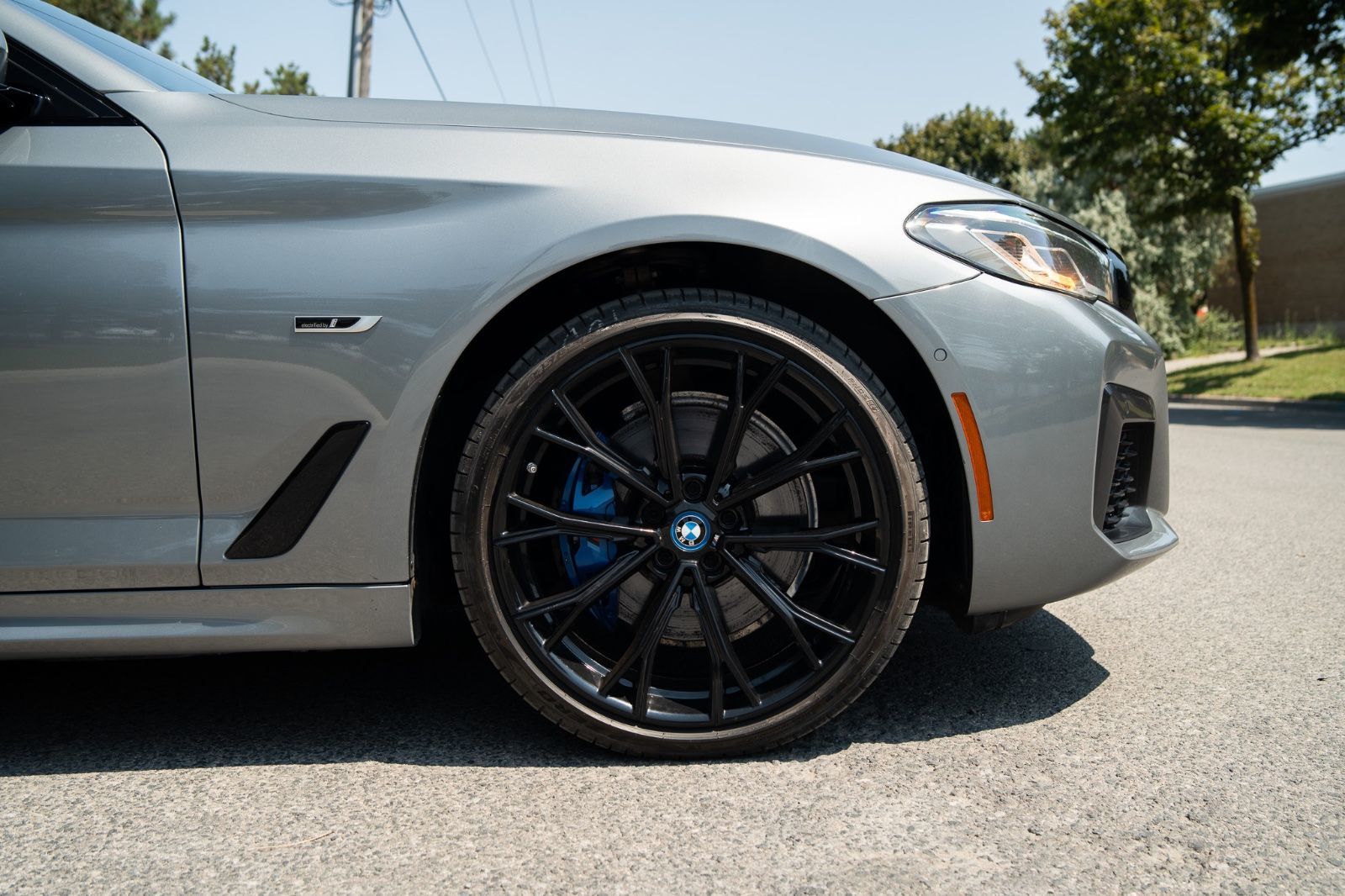2023 BMW 5 Series 530e xDrive-4