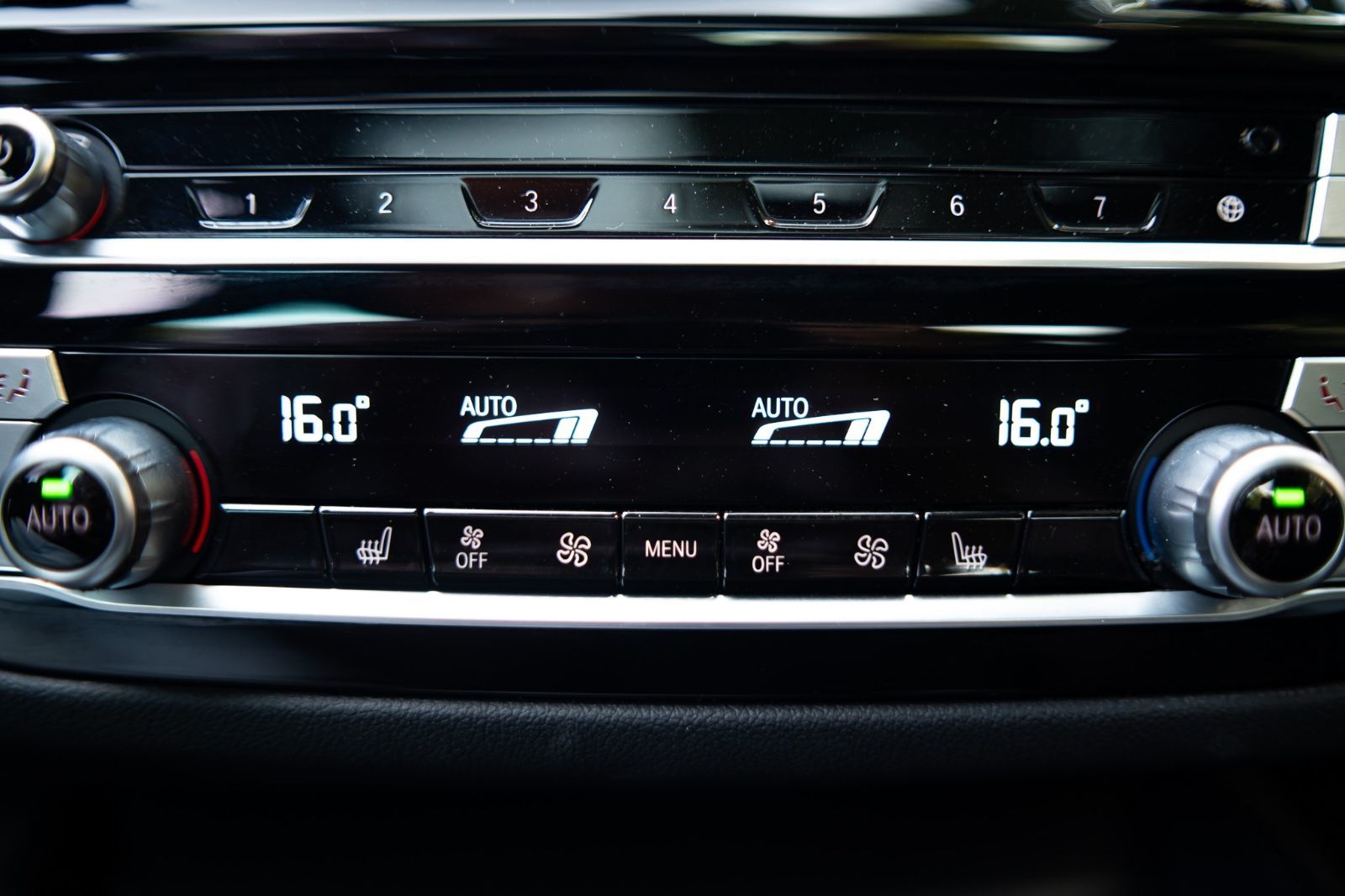 2023 BMW 5 Series 530e xDrive-23