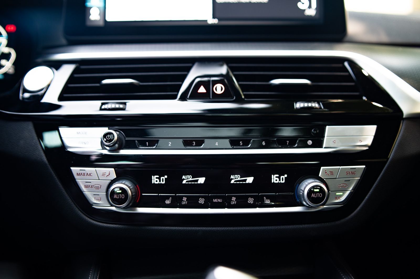 2023 BMW 5 Series 530e xDrive-22