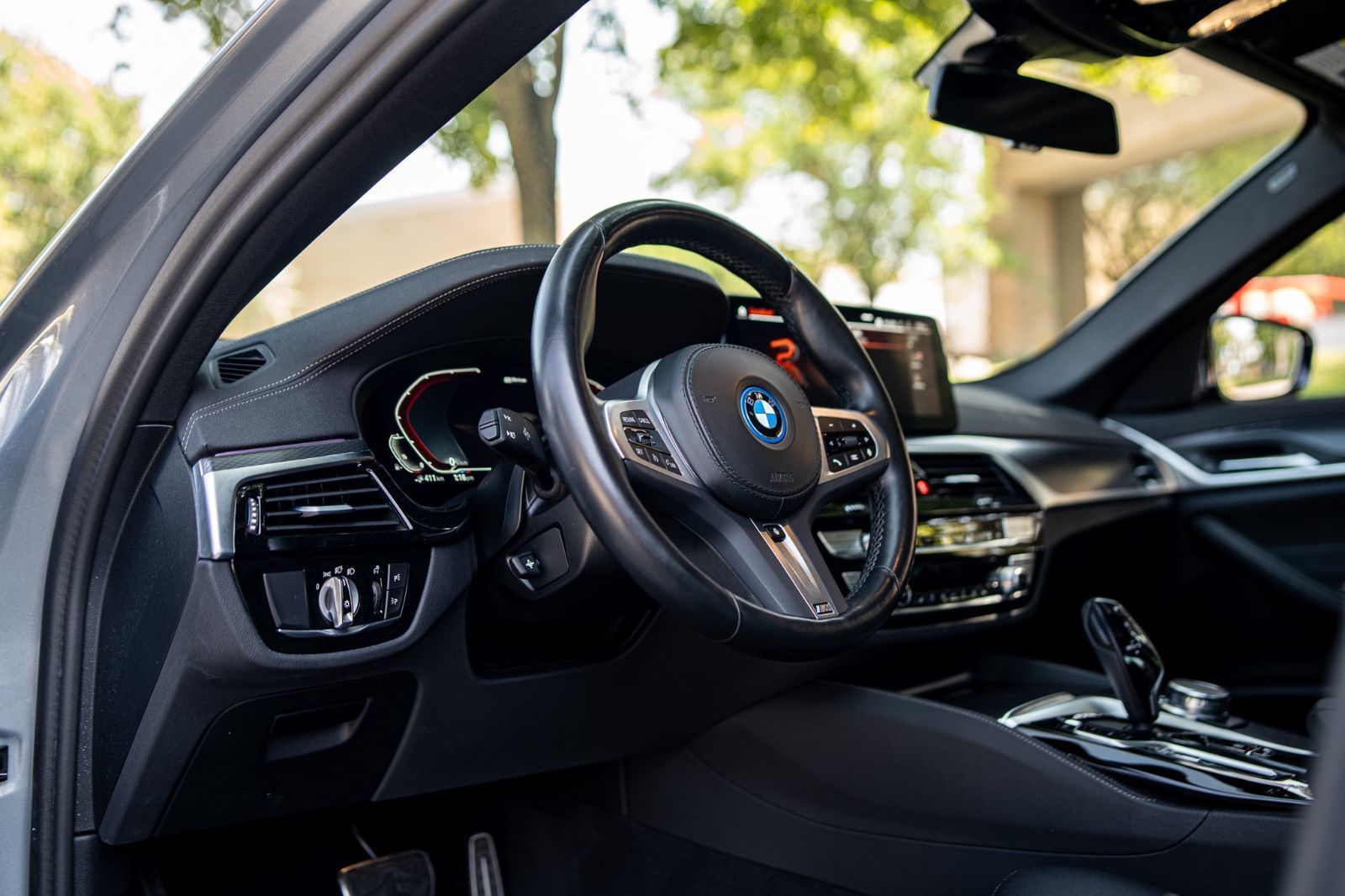 2023 BMW 5 Series 530e xDrive-8