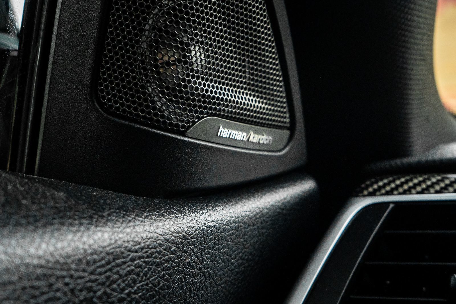 2019 BMW M4-26