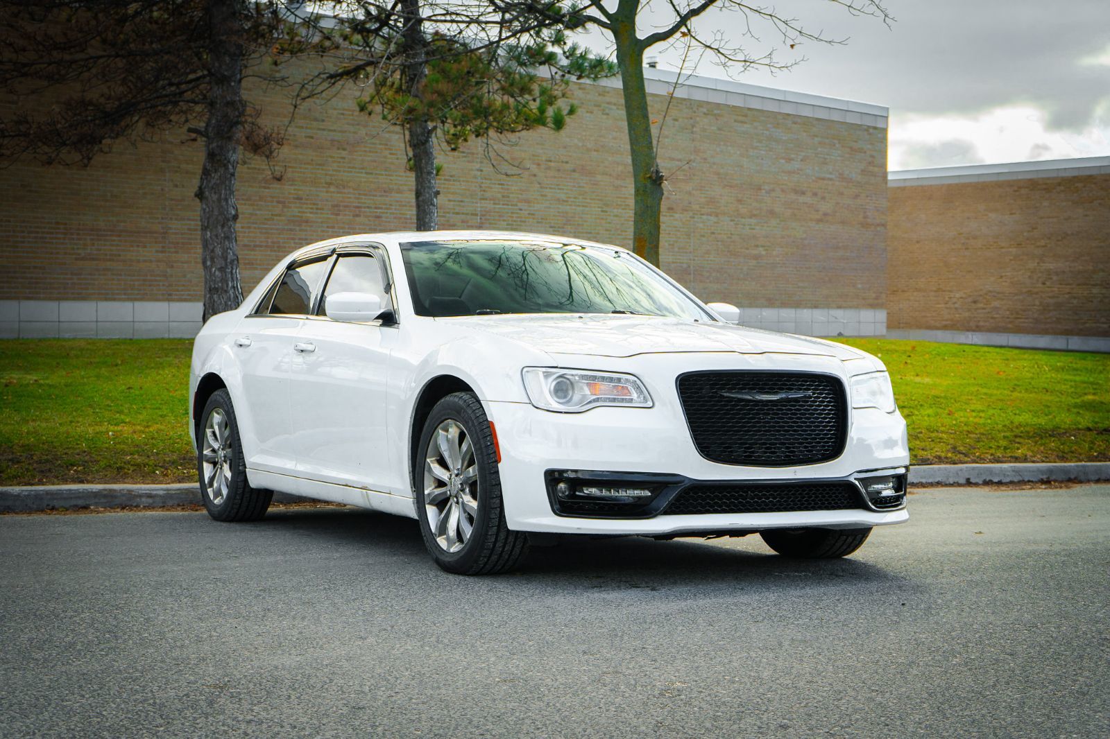 2015 Chrysler 300 Touring L-2