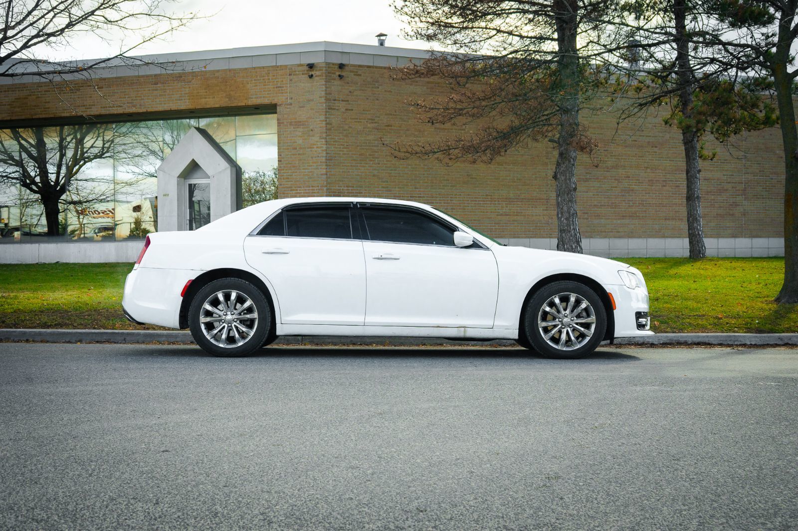 2015 Chrysler 300 Touring L-3
