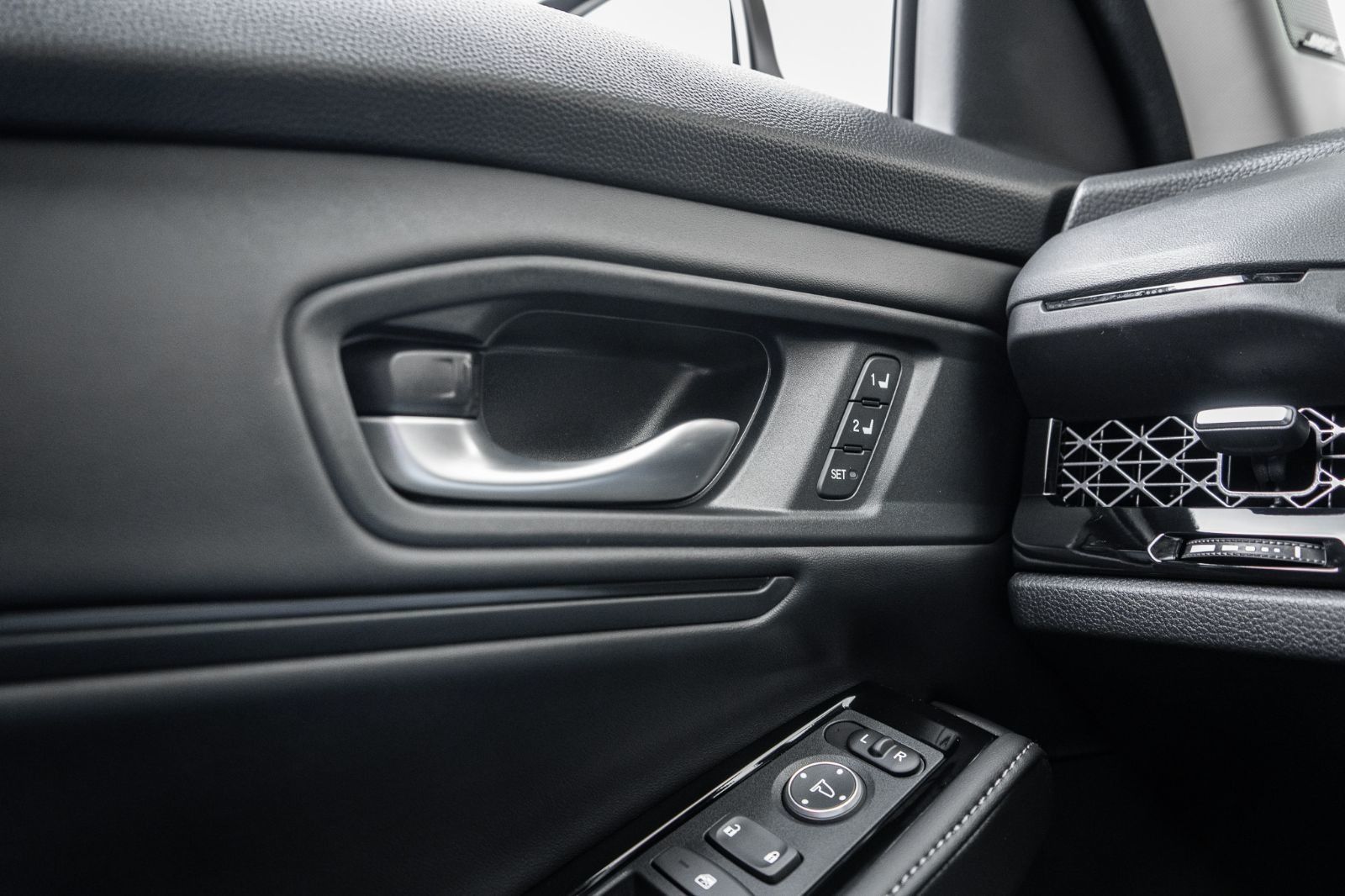 2025 Honda Accord Hybrid Touring-23