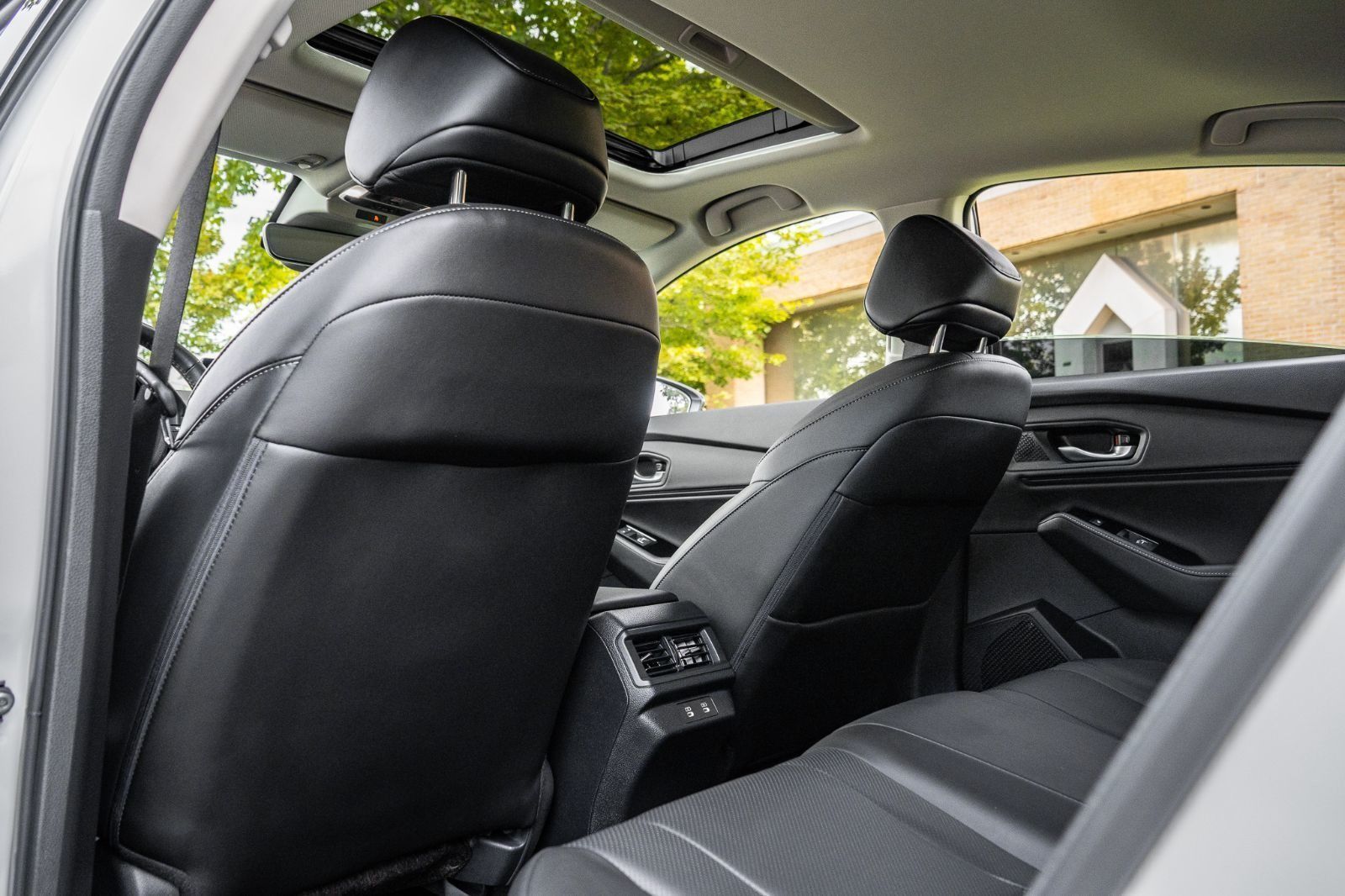 2025 Honda Accord Hybrid Touring-28
