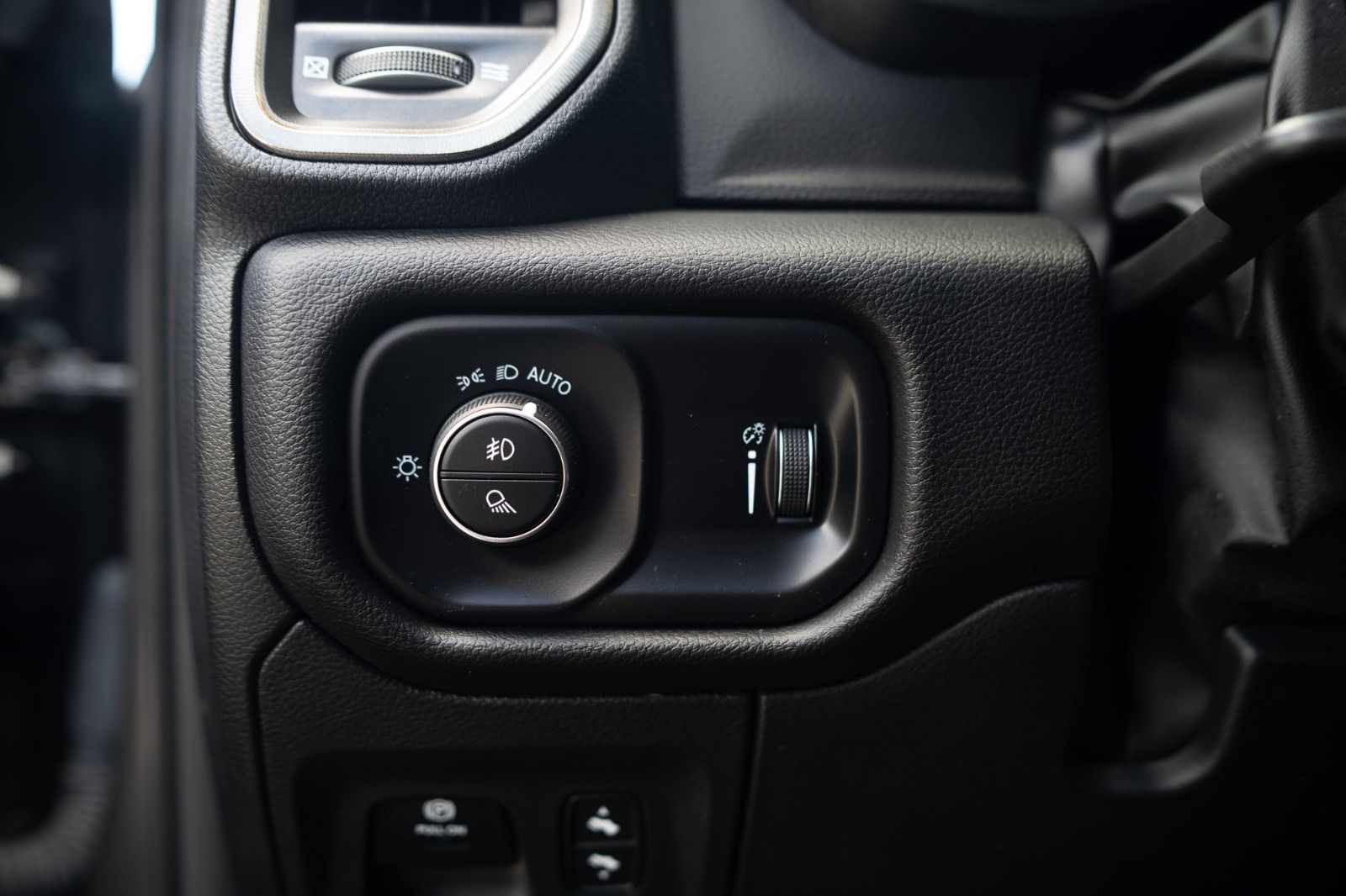 2023 Ram 1500 Sport-27