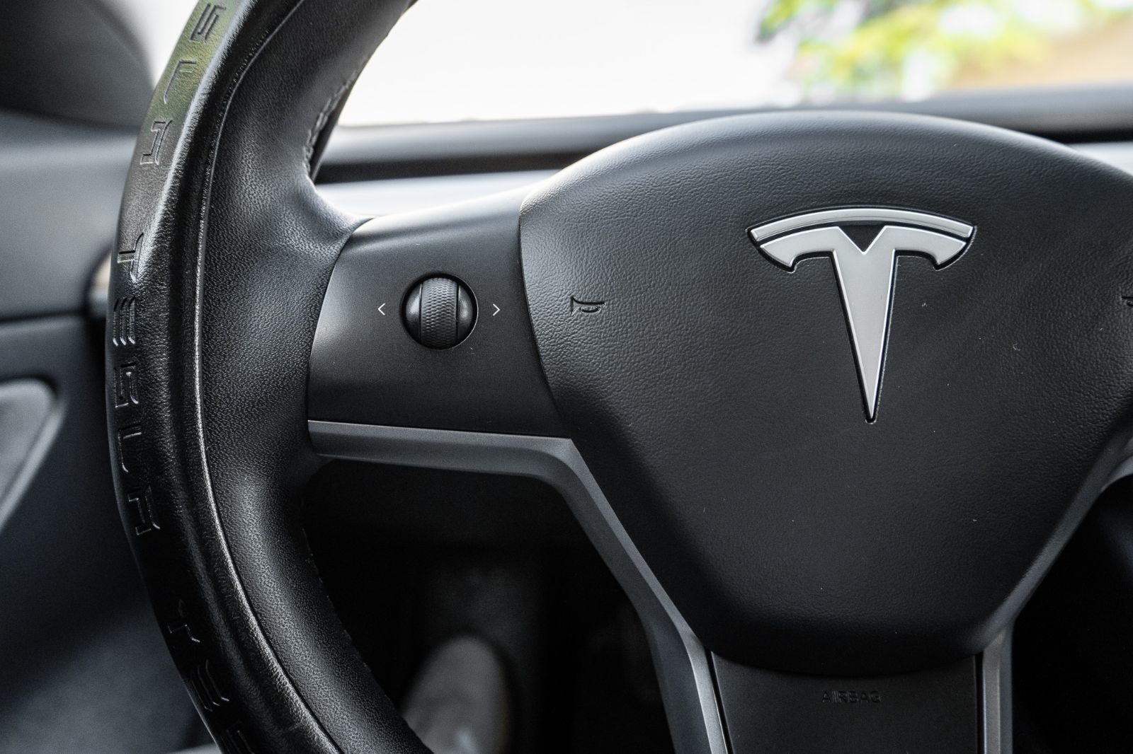2020 Tesla Model 3 Standard Range Plus-11
