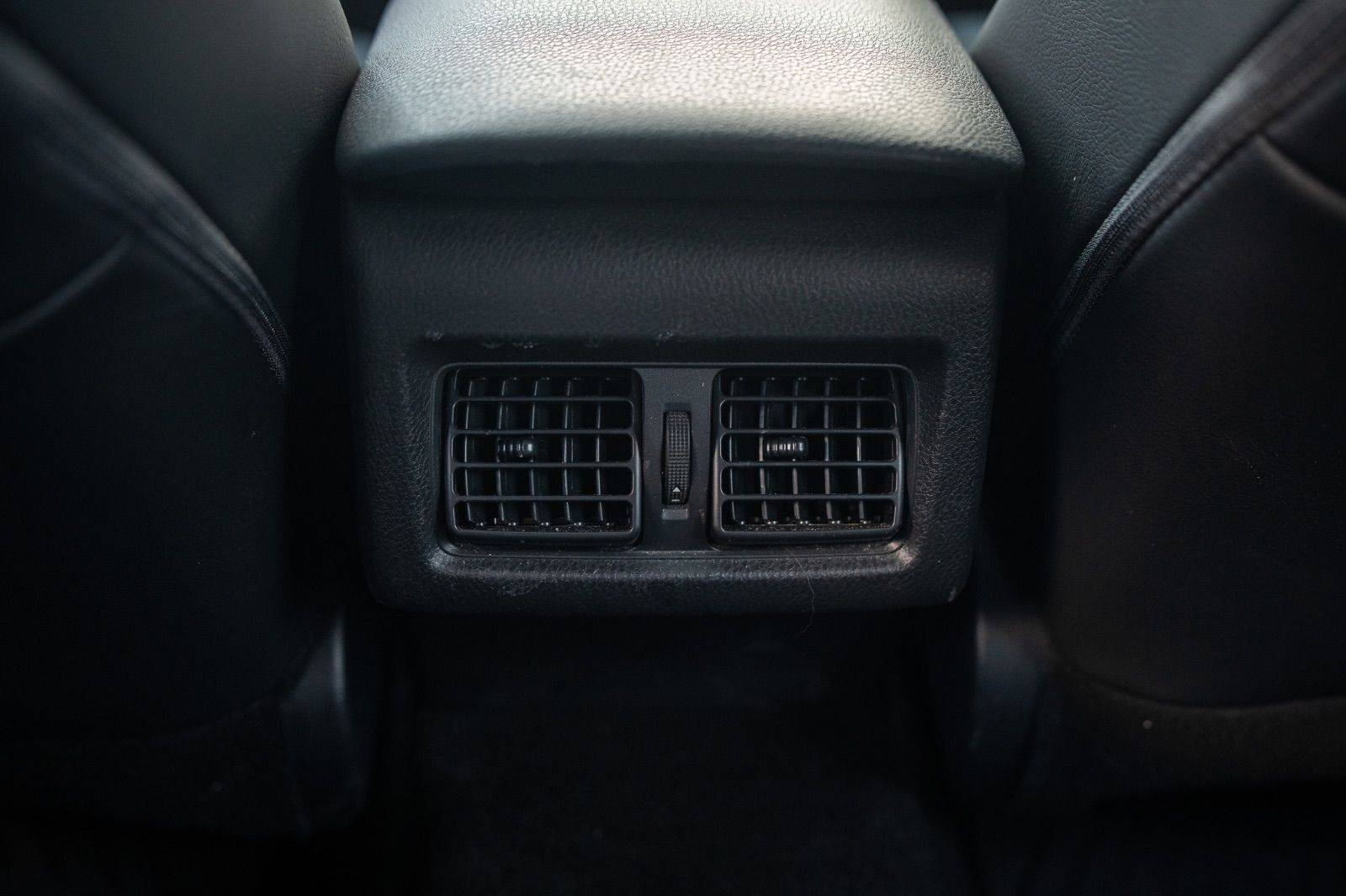 2024 Toyota Camry SE UPGRADE AWD-24