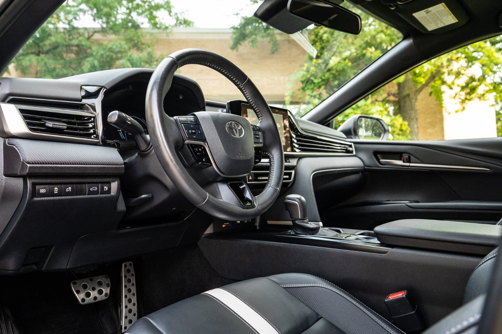 2025 Toyota Camry SE-24