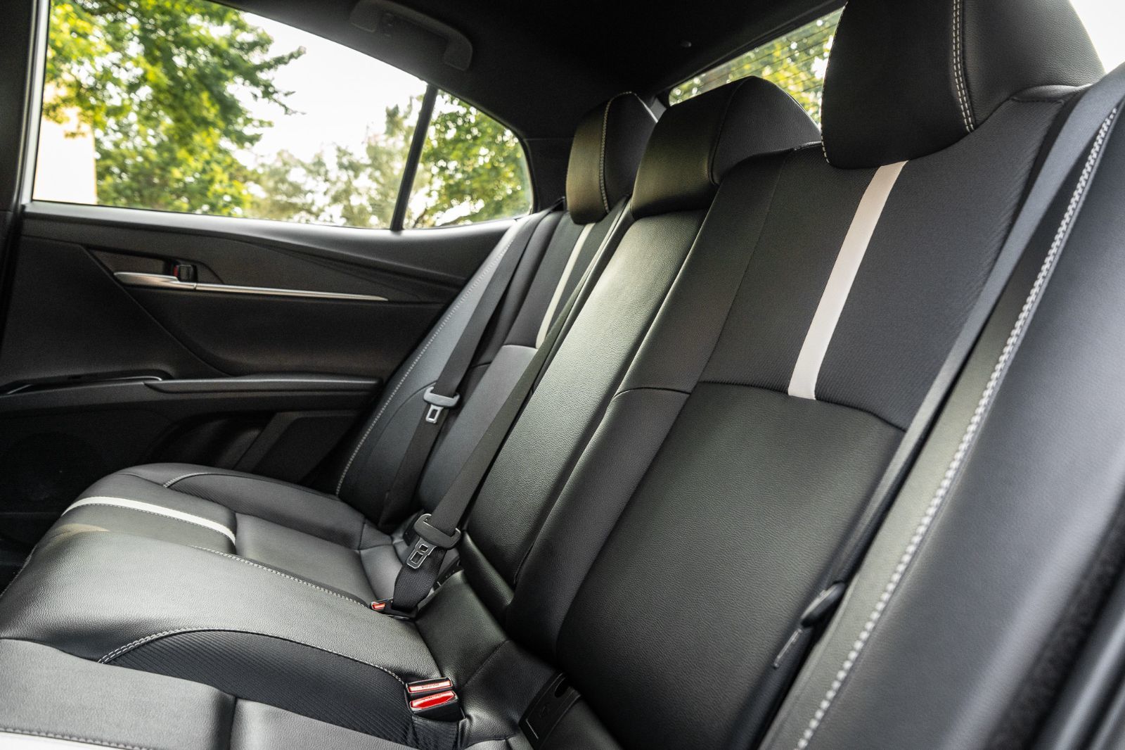 2025 Toyota Camry SE-28