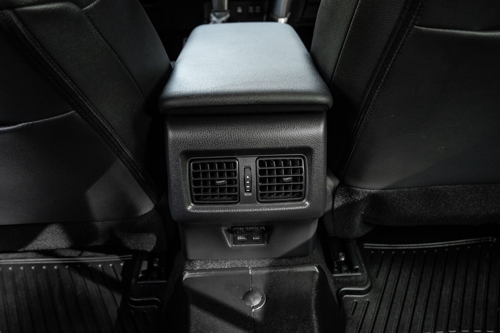 2025 Toyota Camry SE-29