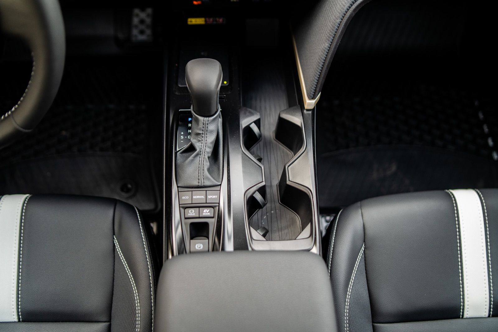 2026 Toyota Camry SE UPGRADE AWD-17